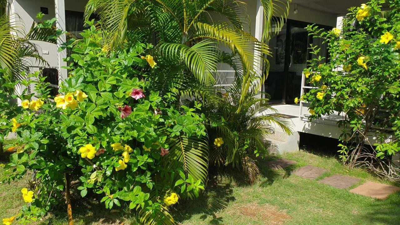 Coconutspalm Resort Maret Екстериор снимка