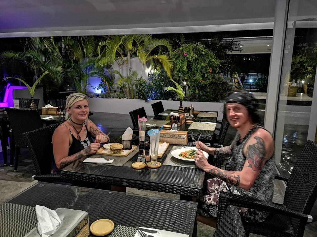 Coconutspalm Resort Maret Екстериор снимка