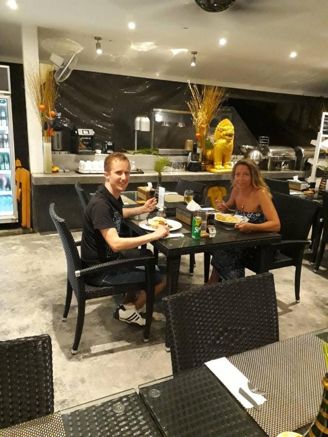 Coconutspalm Resort Maret Екстериор снимка